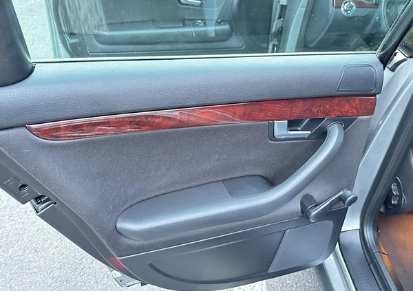 Audi A4 cena 9499 przebieg: 246242, rok produkcji 2002 z Osiek małe 379